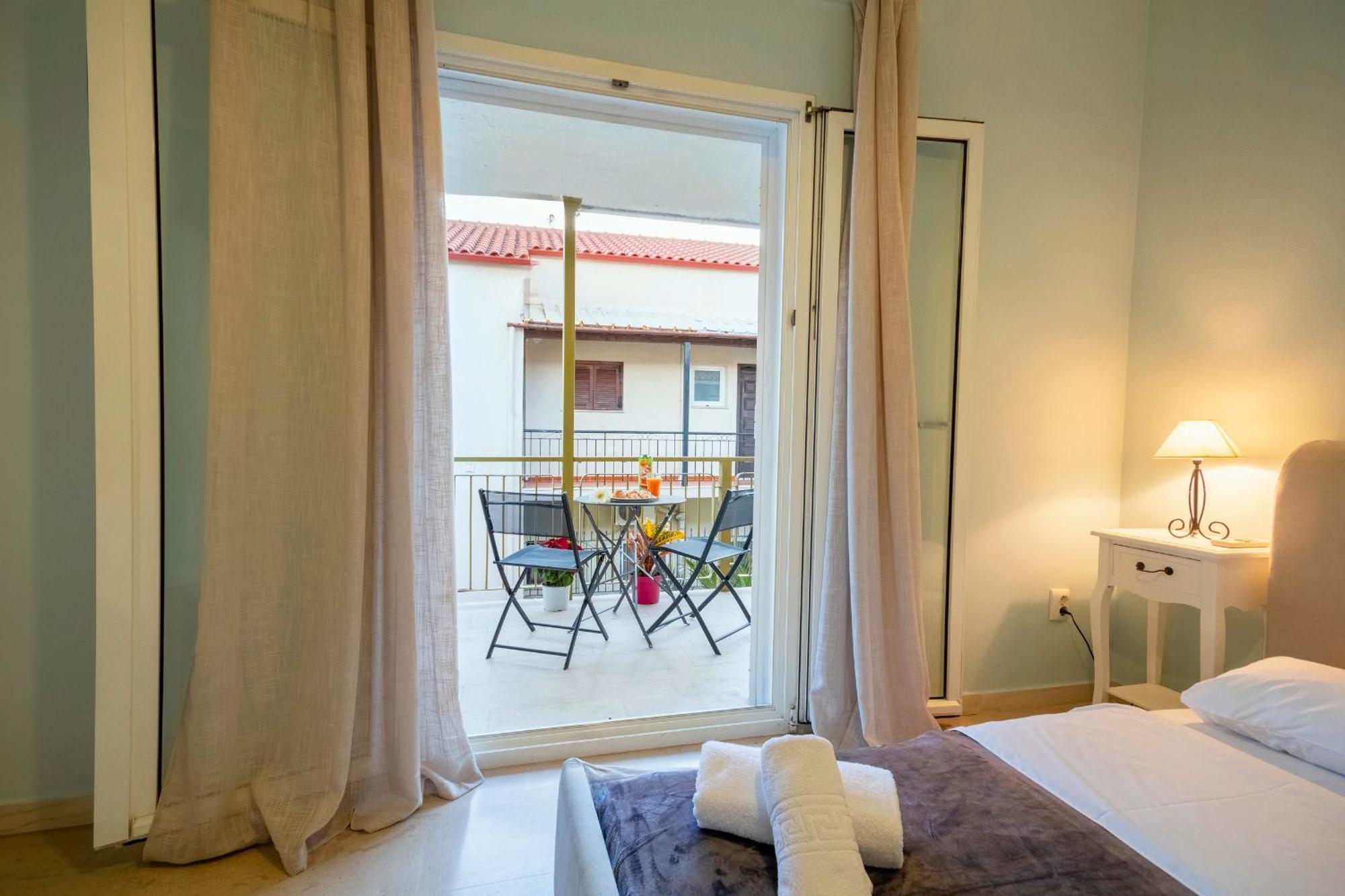 Mgi Apartments Ipsos Esterno foto