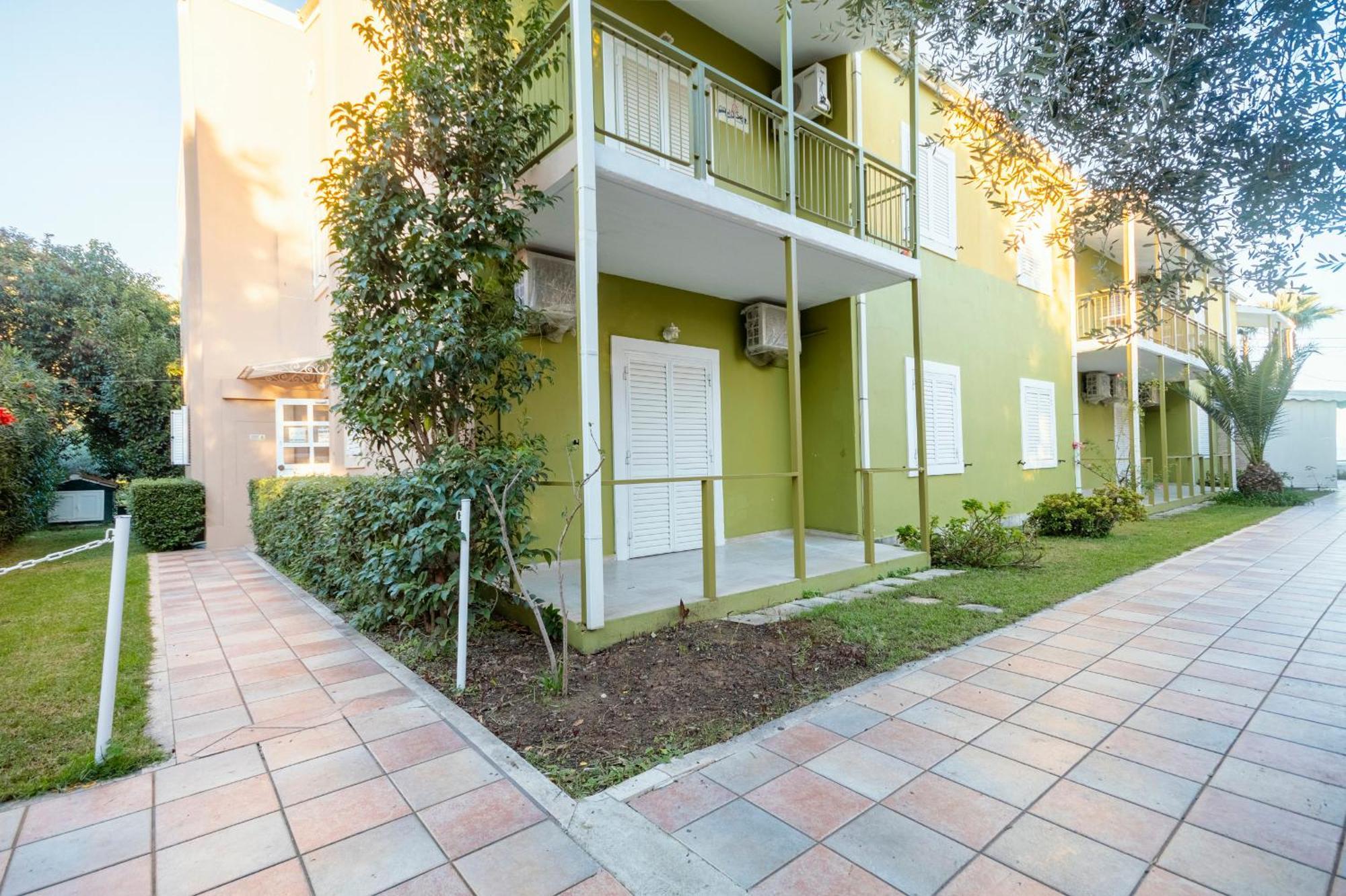 Mgi Apartments Ipsos Esterno foto